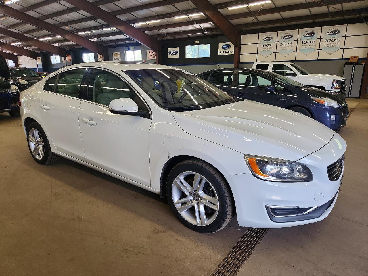 2015 Volvo S60 Premier White vin: YV1612TBXF1312386