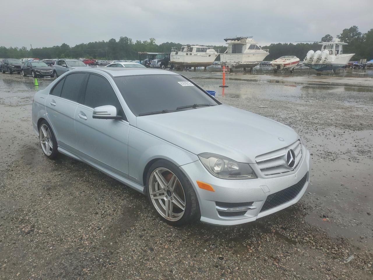 2013 Mercedes-benz C 300 4matic Серебряный vin: WDDGF8AB2DR256563