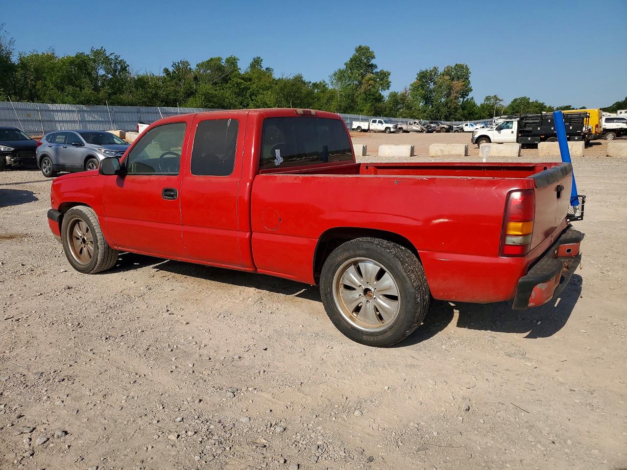 2001 Chevrolet Silverado C1500 Red vin: 2GCEC19T411180136