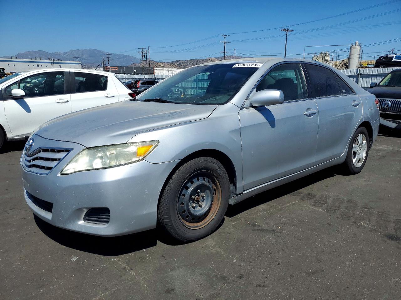 2011 Toyota Camry Le Серебряный vin: 4T4BF3EK3BR113506