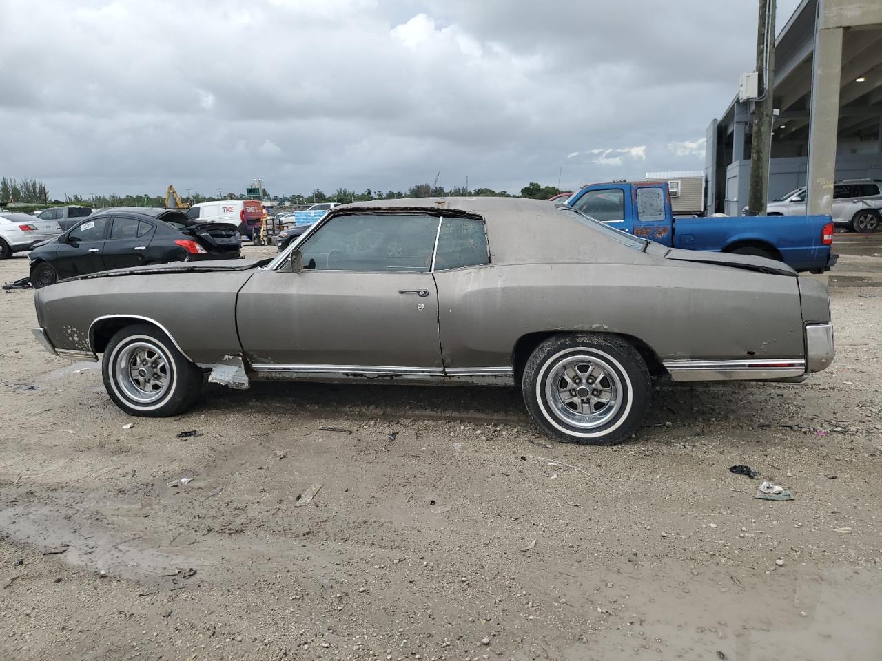 1970 Chevrolet Montecarlo Серый vin: 138570B105901