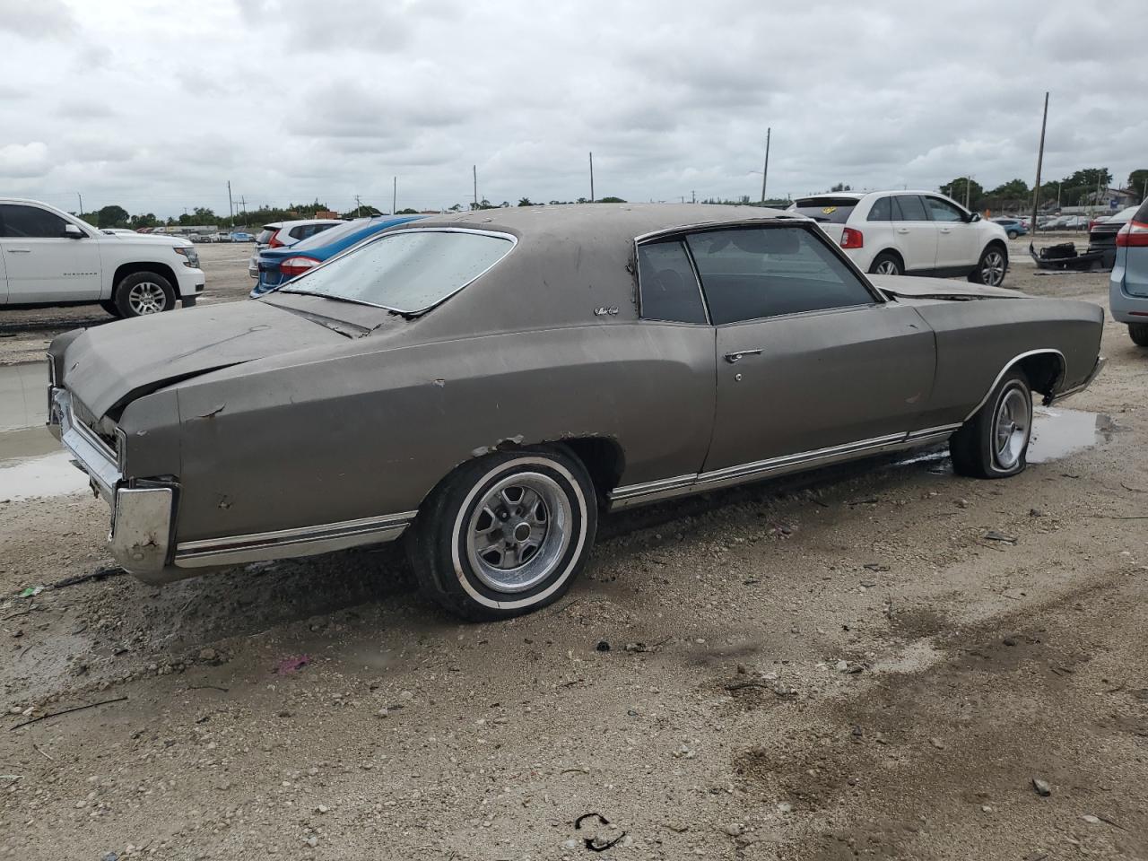 1970 Chevrolet Montecarlo Серый vin: 138570B105901