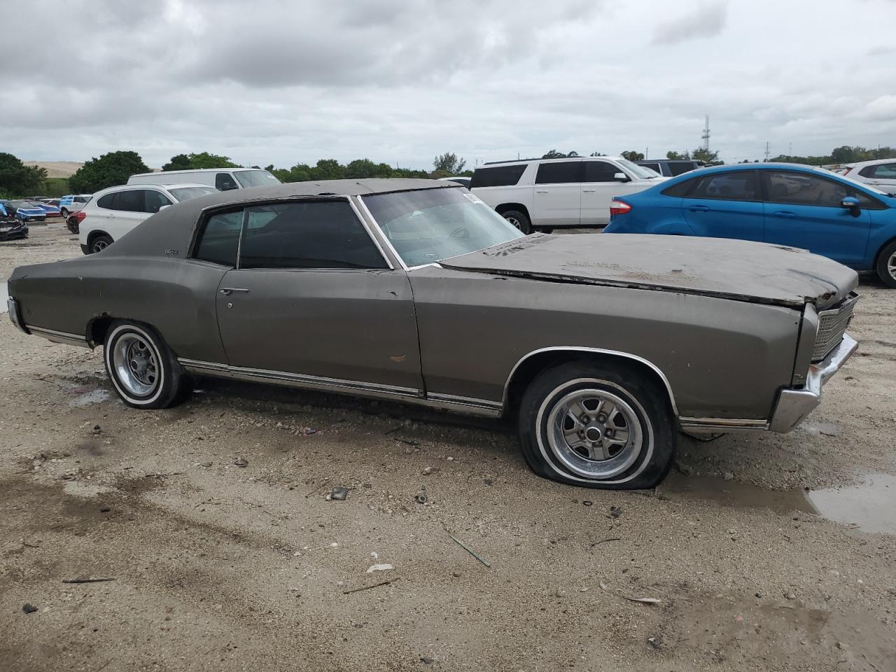 1970 Chevrolet Montecarlo Серый vin: 138570B105901