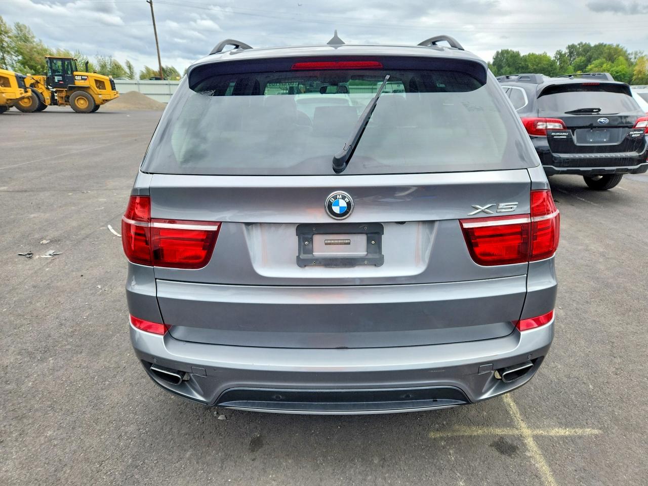 2011 Bmw X5 Xdrive50i Silver vin: 5UXZV8C5XBL421531