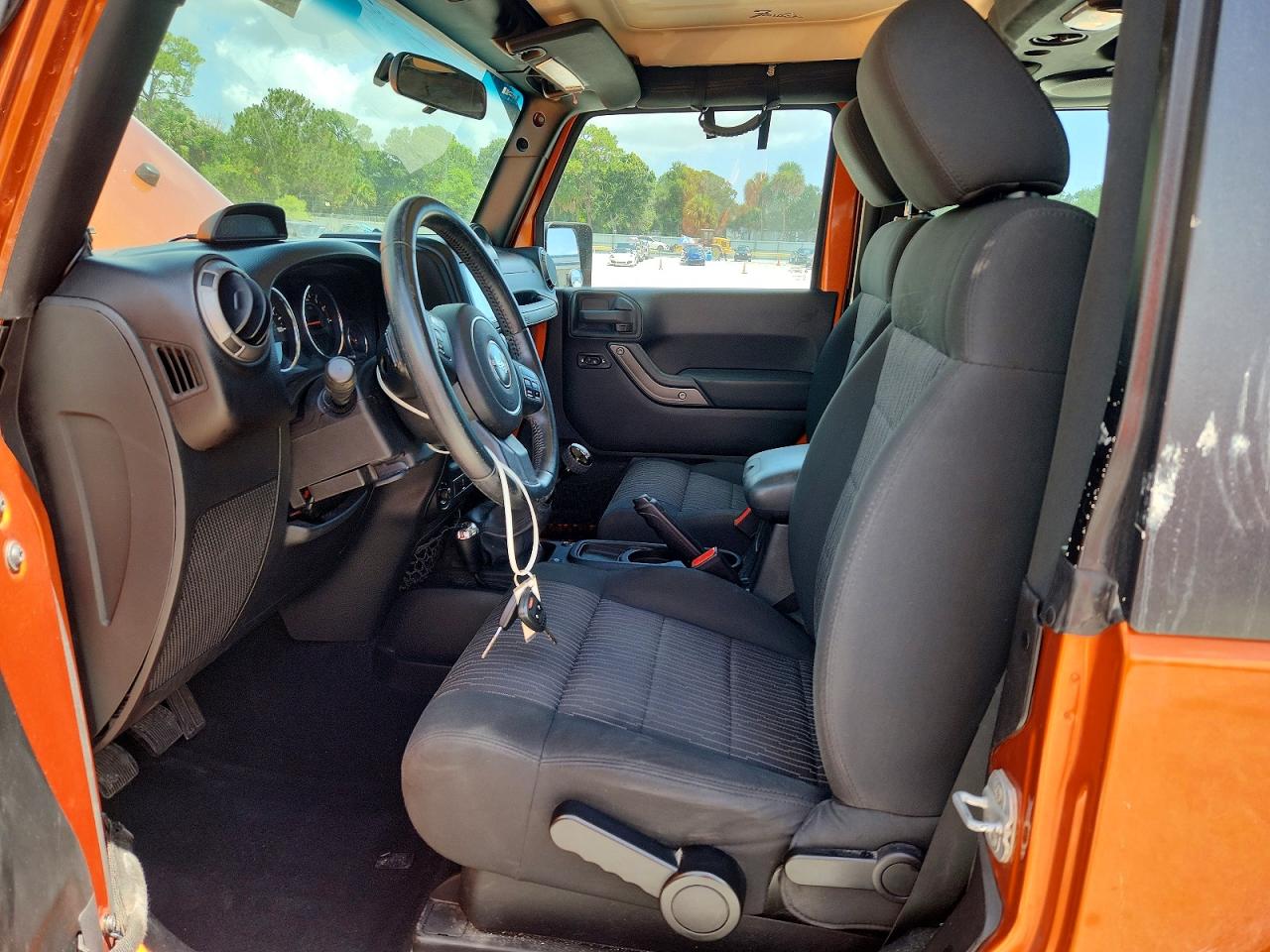 2011 Jeep Wrangler Sport Orange vin: 1J4AA2D16BL574551