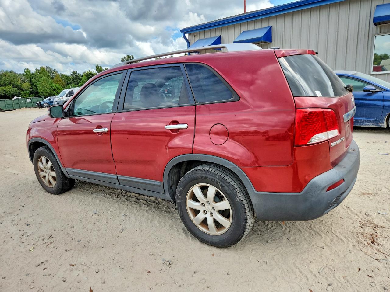 2011 Kia Sorento Lx Red vin: 5XYKT3A14BG028437