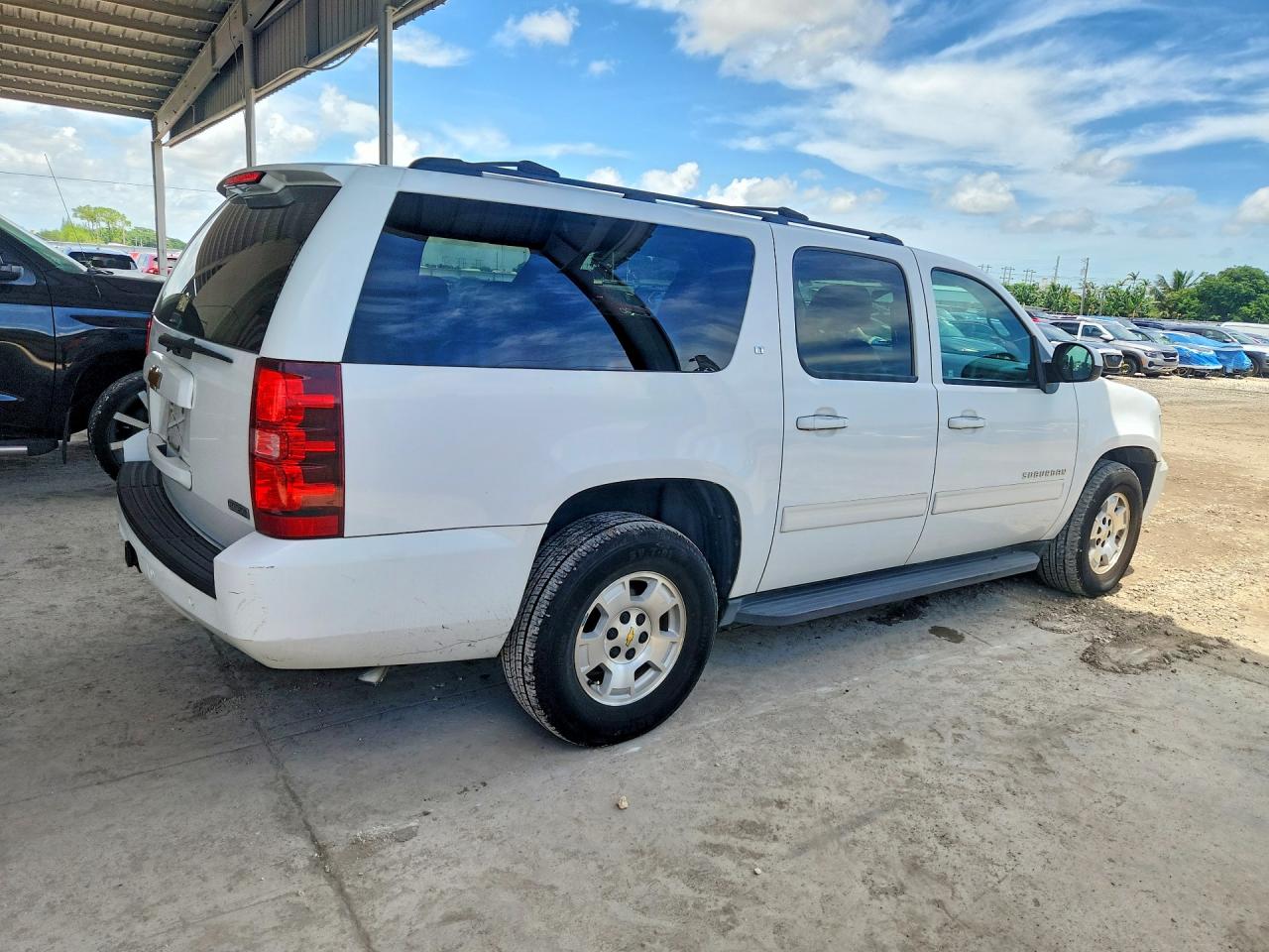 2012 Chevrolet Suburban C1500 Lt White vin: 1GNSCJE04CR202300