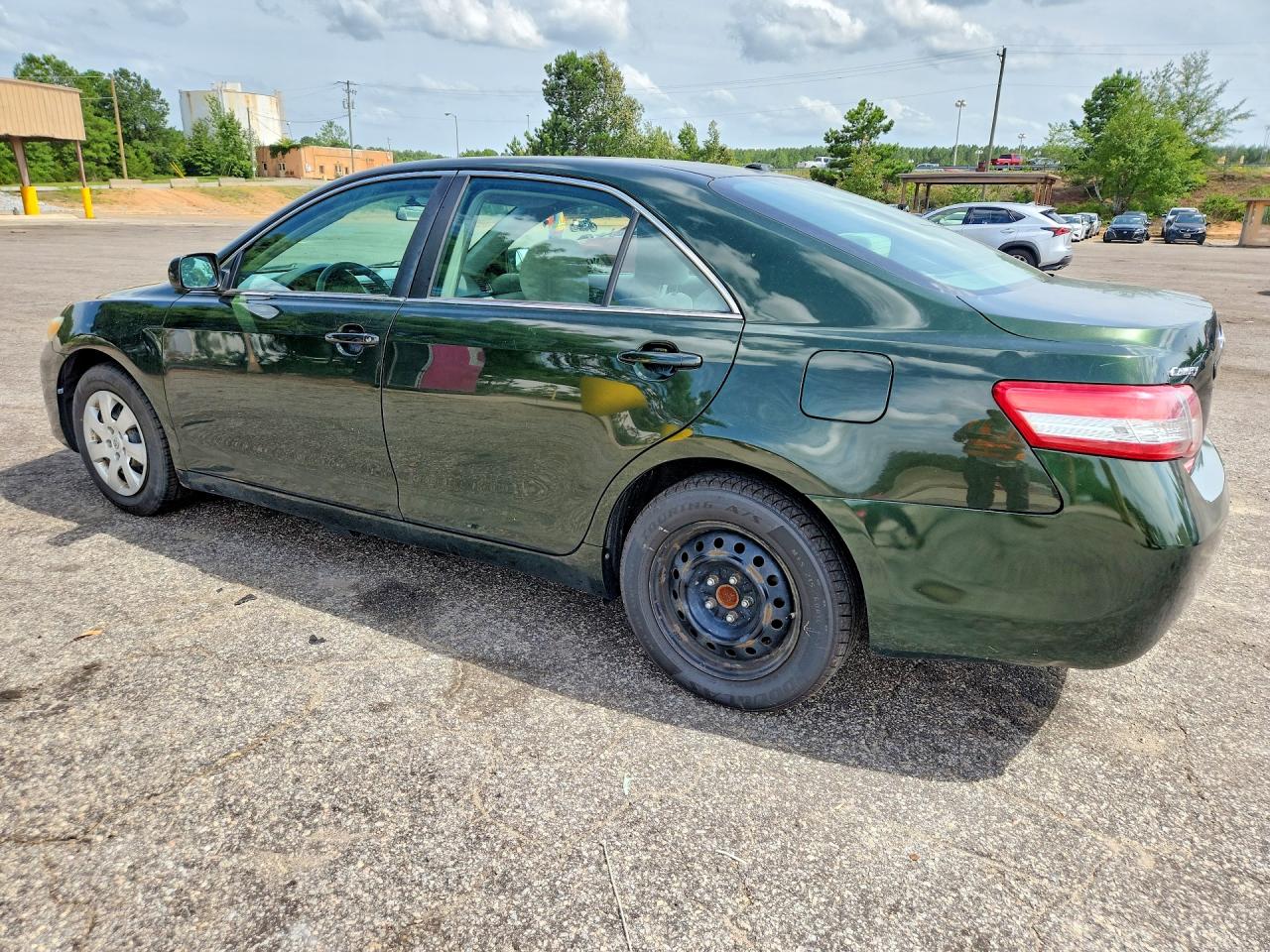 2010 Toyota Camry Le Green vin: 4T4BF3EK5AR053744