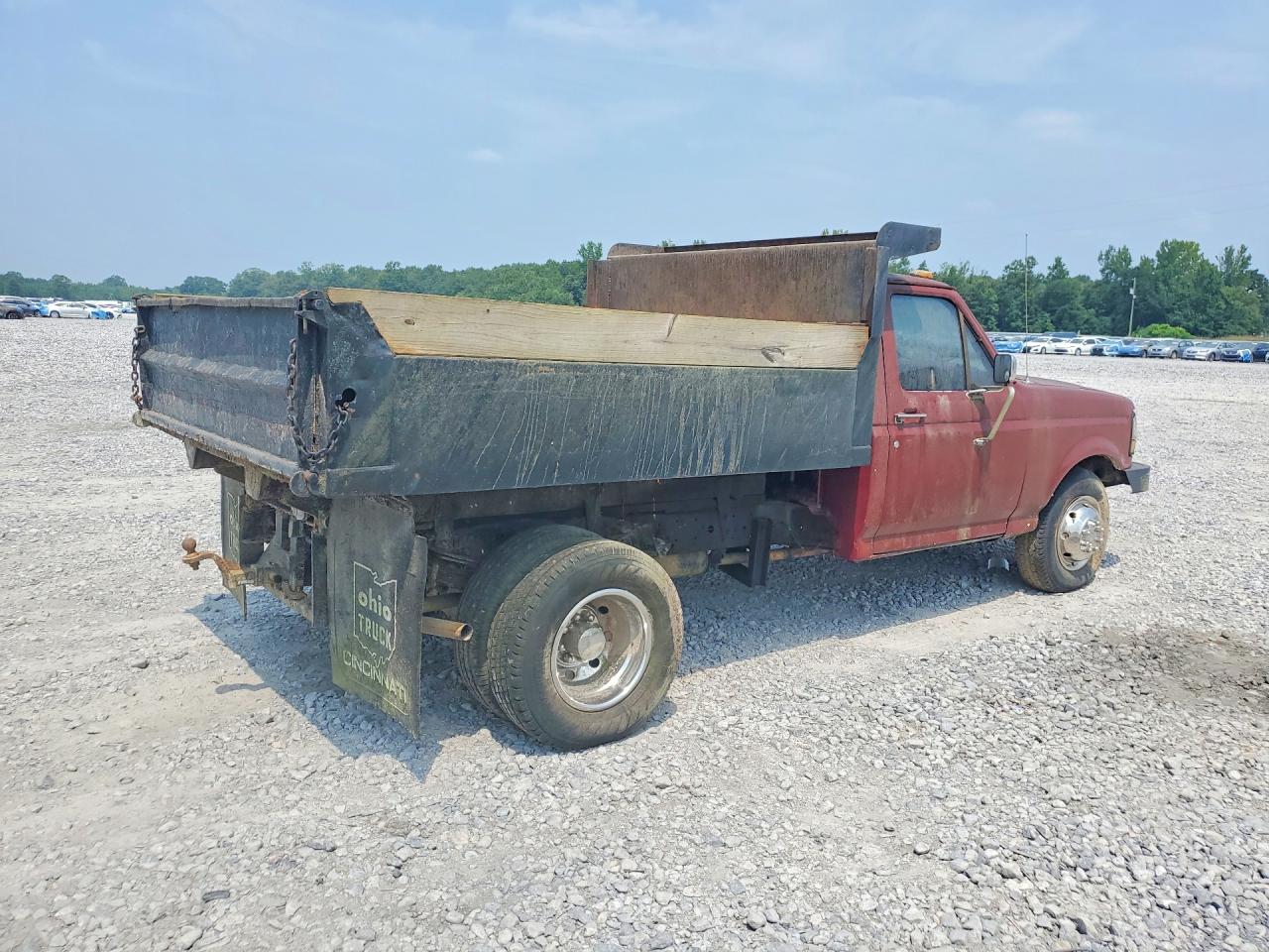 1988 Ford F350 Red vin: 1FTDF15Y8JNA95075