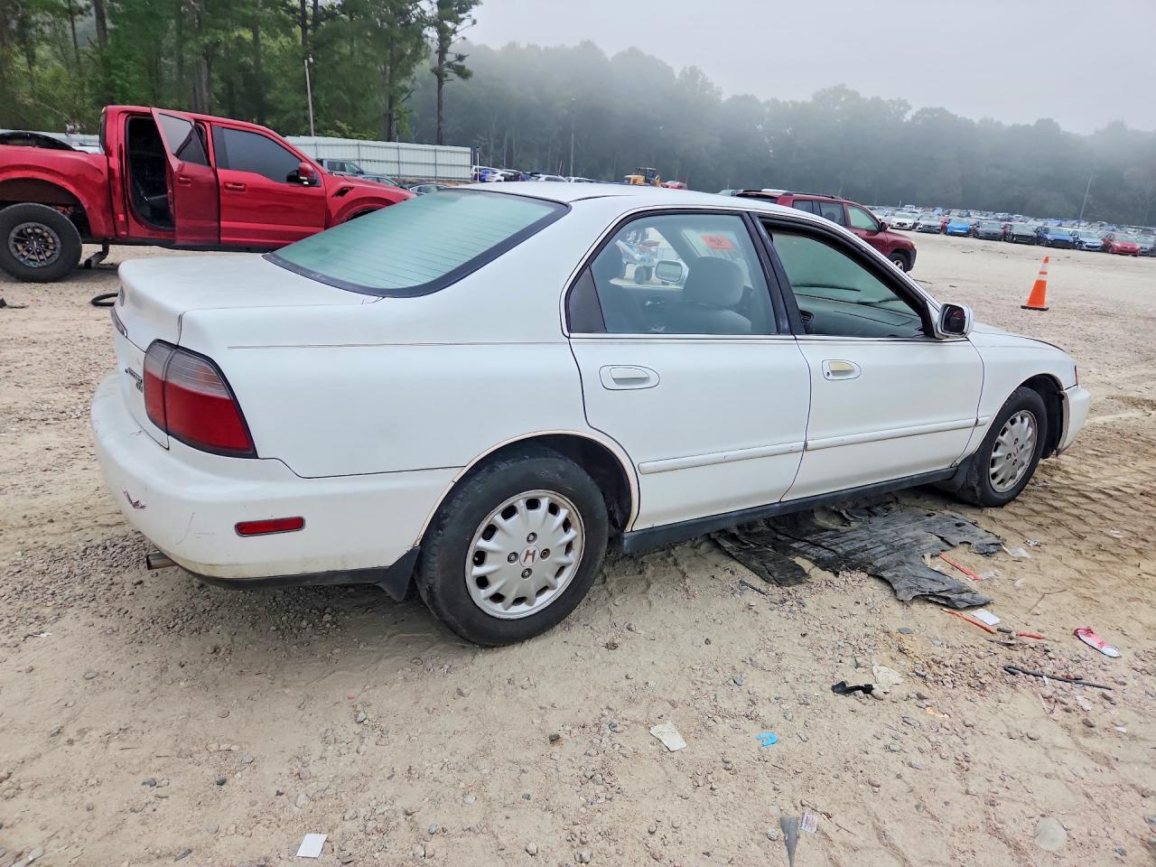 1996 Honda Accord Ex White vin: 1HGCD5651TA152435