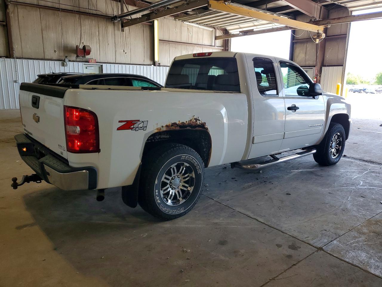 2007 Chevrolet Silverado K1500 Белый vin: 1GCEK19067Z611990