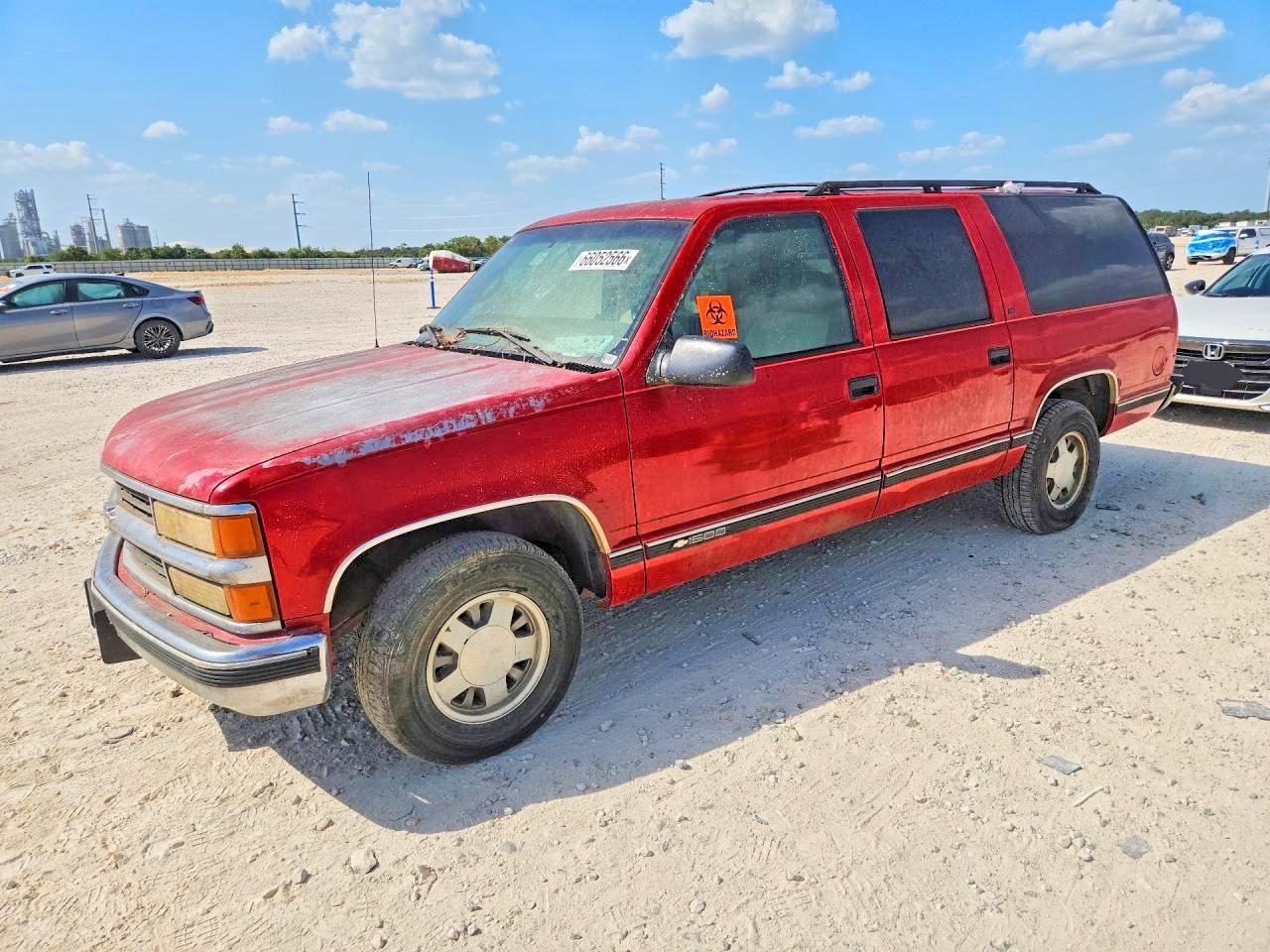 1999 Chevrolet Suburban C1500 Красный vin: 3GNEC16R8XG116455
