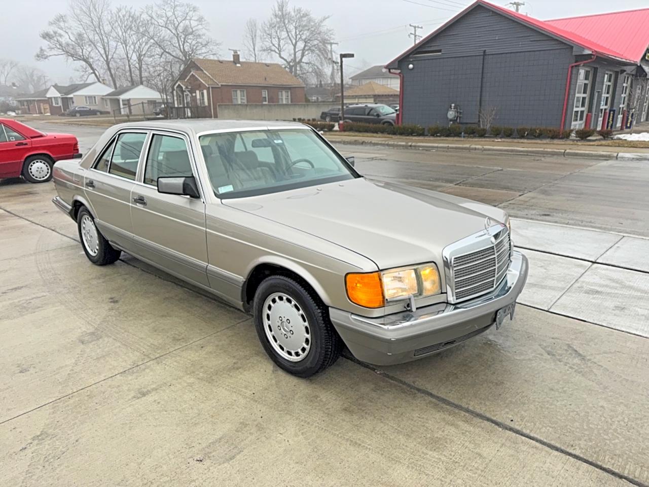 1989 Mercedes-benz 300 Se Бежевый vin: WDBCA24D4KA495561