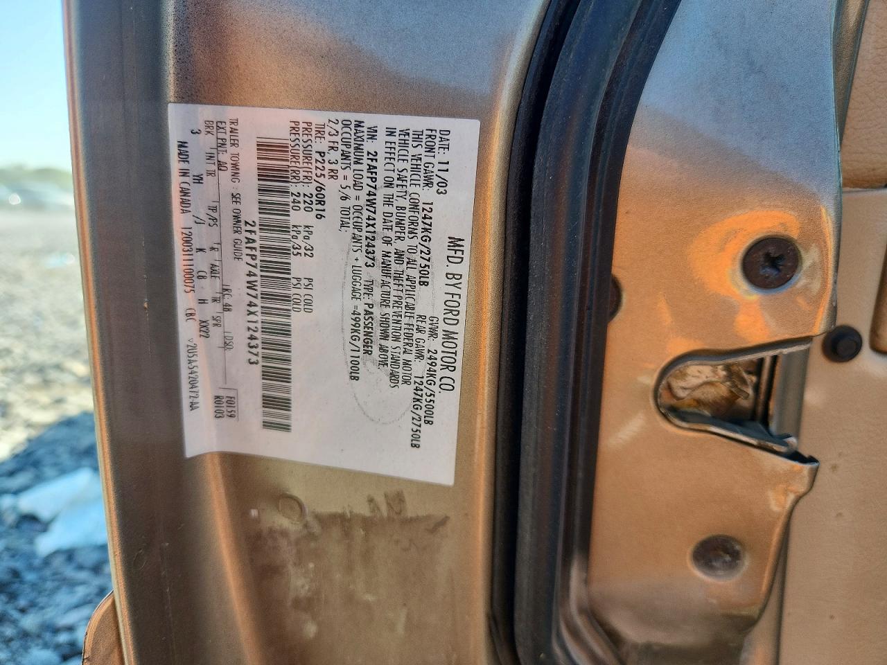 2004 Ford Crown Victoria Lx Beige vin: 2FAFP74W74X124373