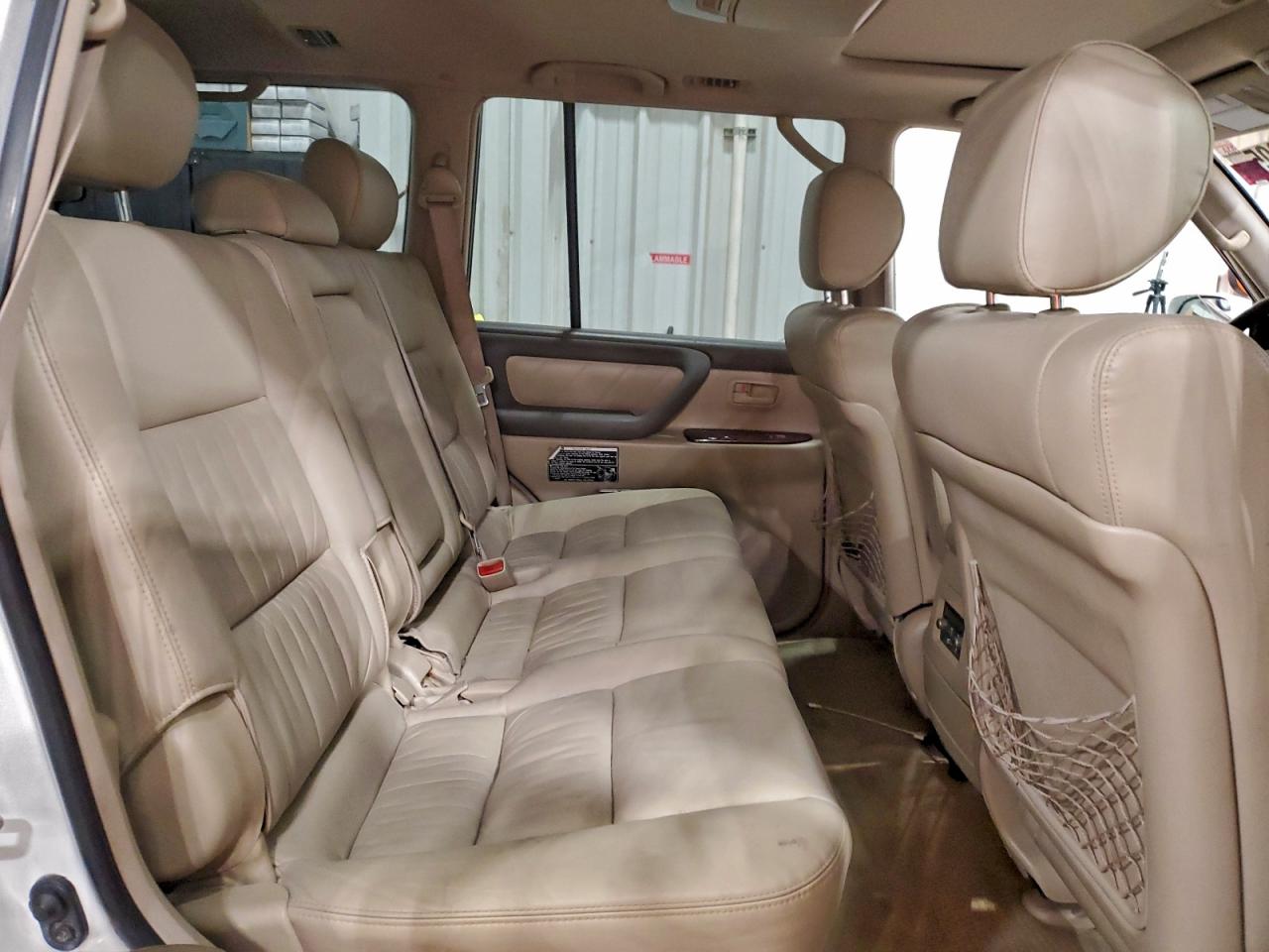 2004 Toyota Land Cruiser White vin: JTEHT05J642060396