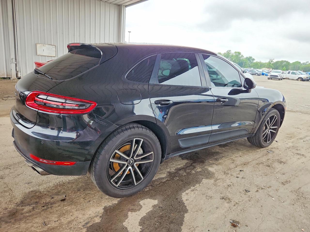 2015 Porsche Macan S Black vin: WP1AB2A50FLB50538