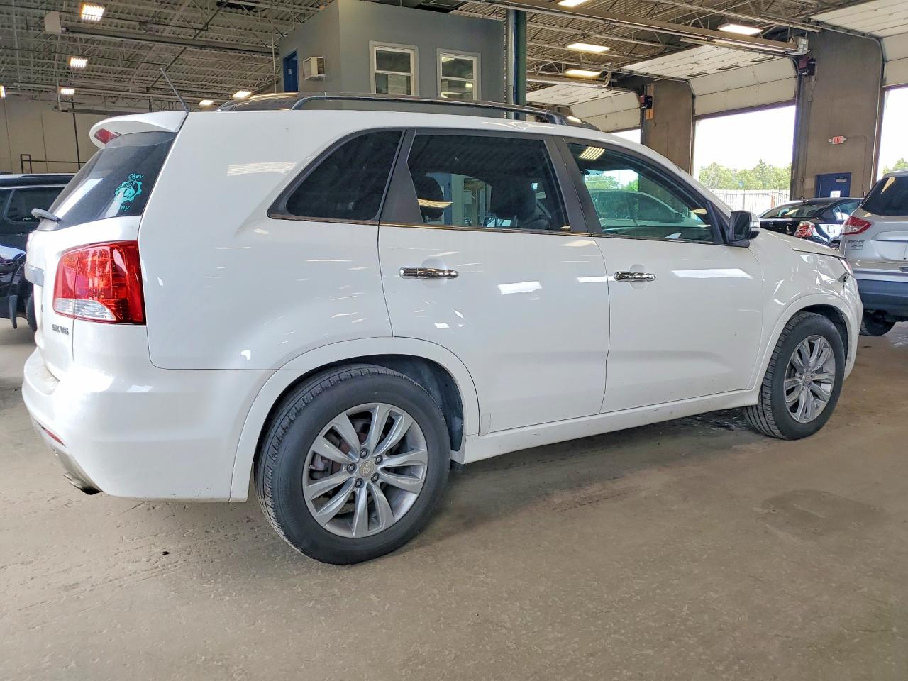 2011 Kia Sorento Sx White vin: 5XYKW4A25BG147829