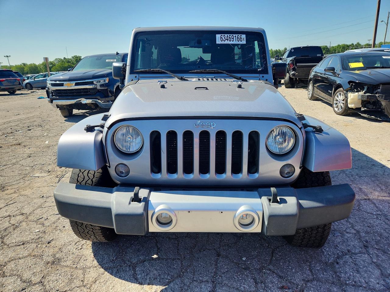 2015 Jeep Wrangler Unlimited Sahara Silver vin: 1C4HJWEG6FL622926