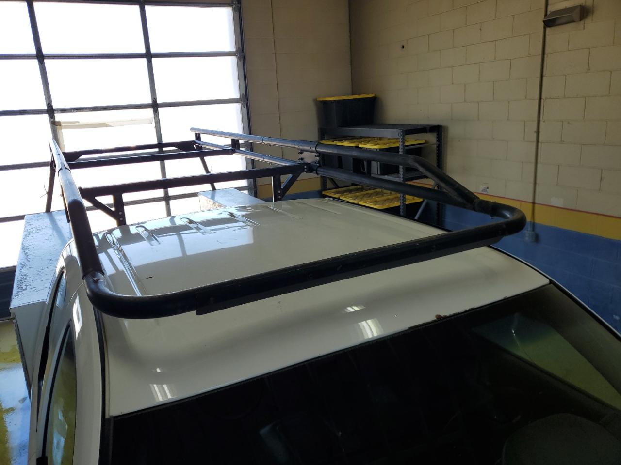 2013 Chevrolet Silverado K2500 Heavy Duty White vin: 1GC2KVCG9DZ224295 Damage: Roof, Peeling, 5 To 6 Inches