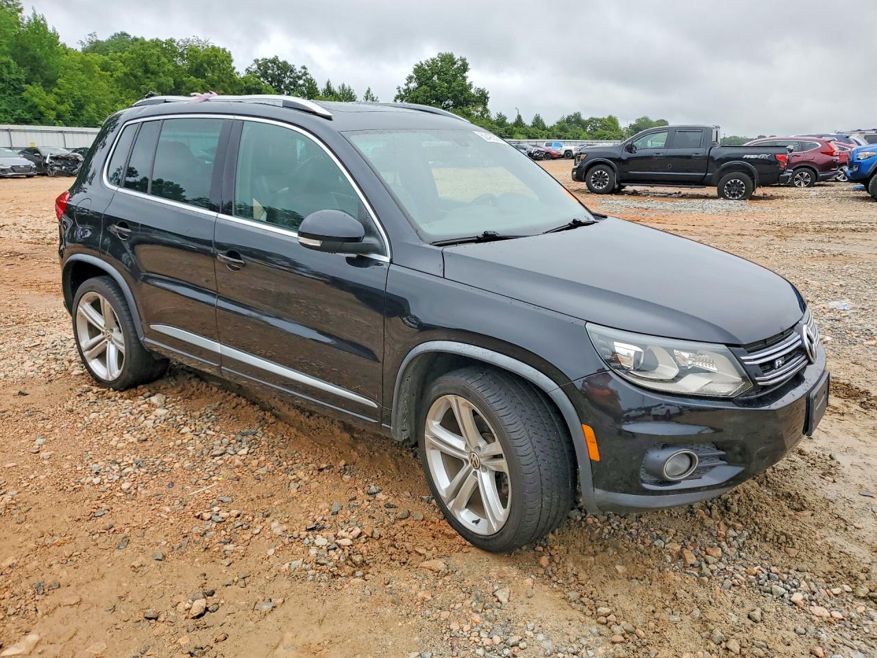 2015 Volkswagen Tiguan S Черный vin: WVGBV7AX0FW507349