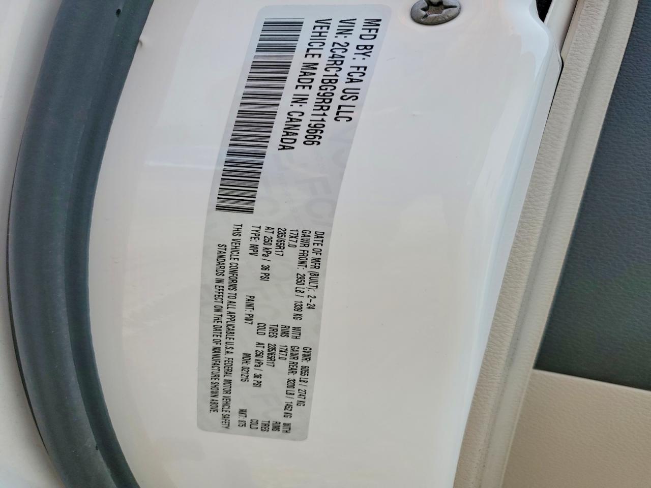 2024 Chrysler Pacifica Touring L White vin: 2C4RC1BG9RR119666