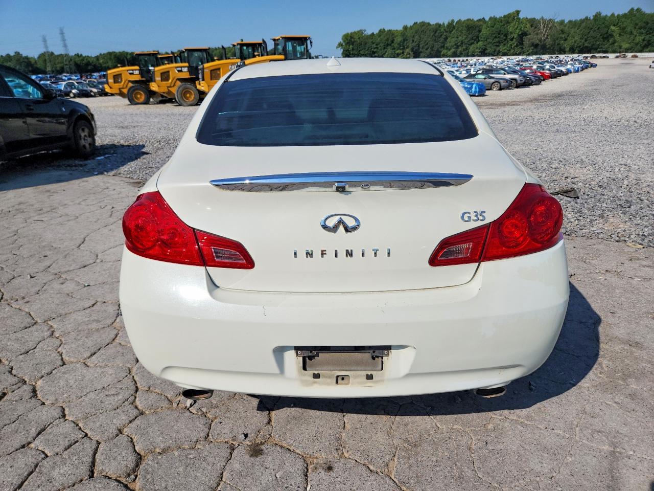 2008 Infiniti G35 Base White vin: JNKBV61E68M211505