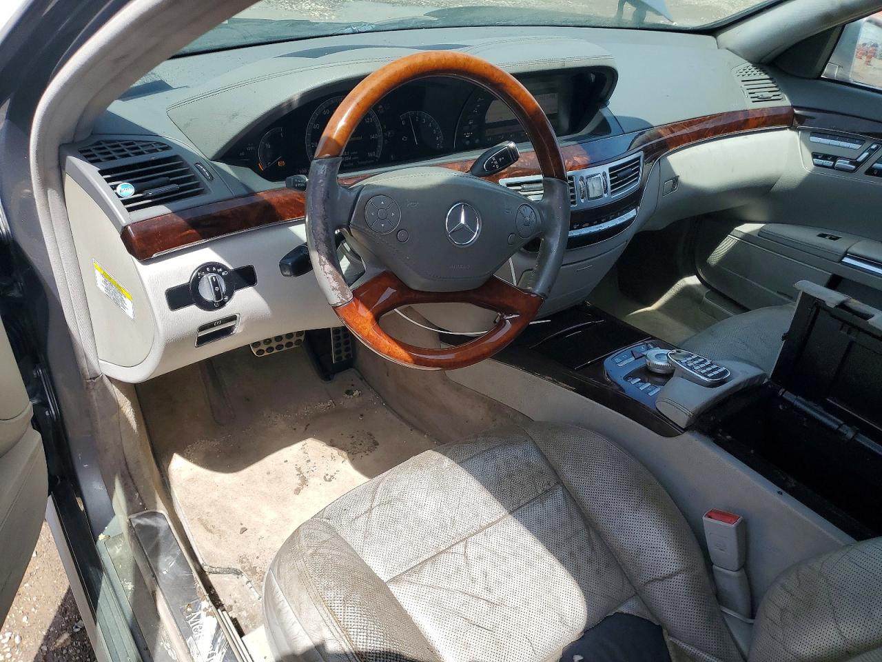 2012 Mercedes-benz S 550 Silver vin: WDDNG7DB4CA437719