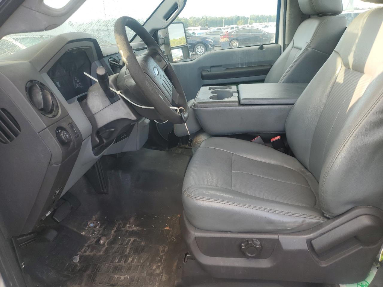 2015 Ford F350 Super Duty White vin: 1FTBF3A62FEA29331