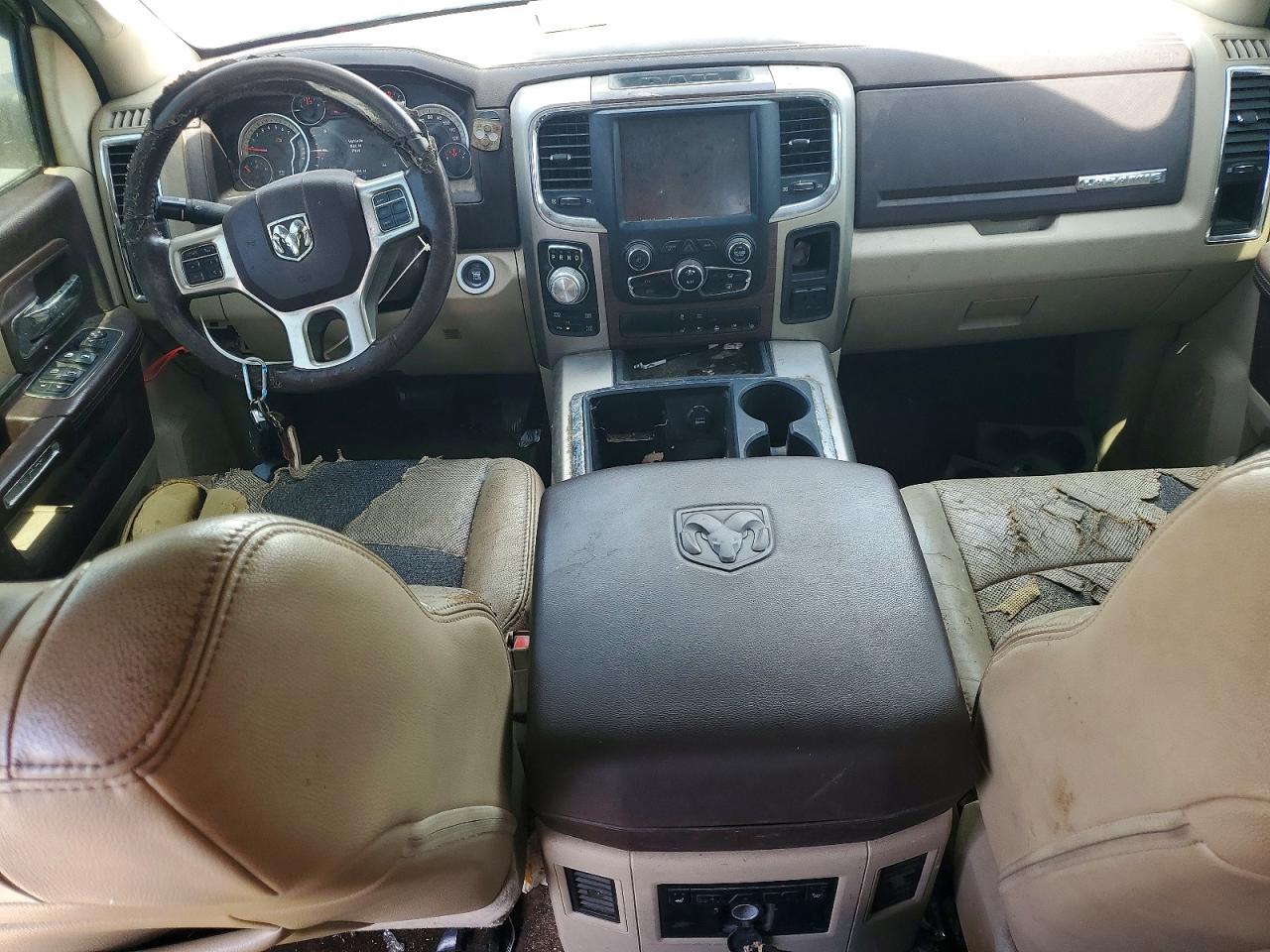 2015 Ram 1500 Laramie White vin: 1C6RR7NT7FS552351