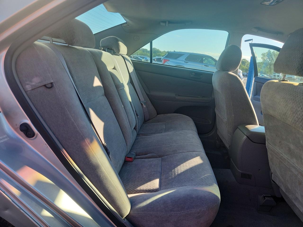 2003 Toyota Camry Le Silver vin: 4T1BE30K03U750276