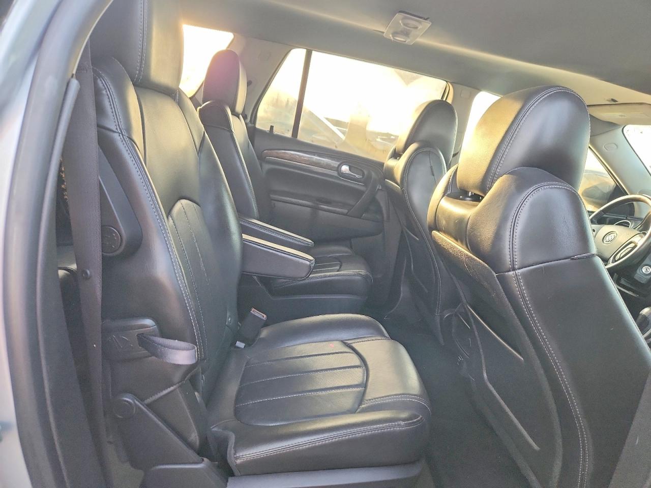 2015 Buick Enclave Silver vin: 5GAKRBKD7FJ354774