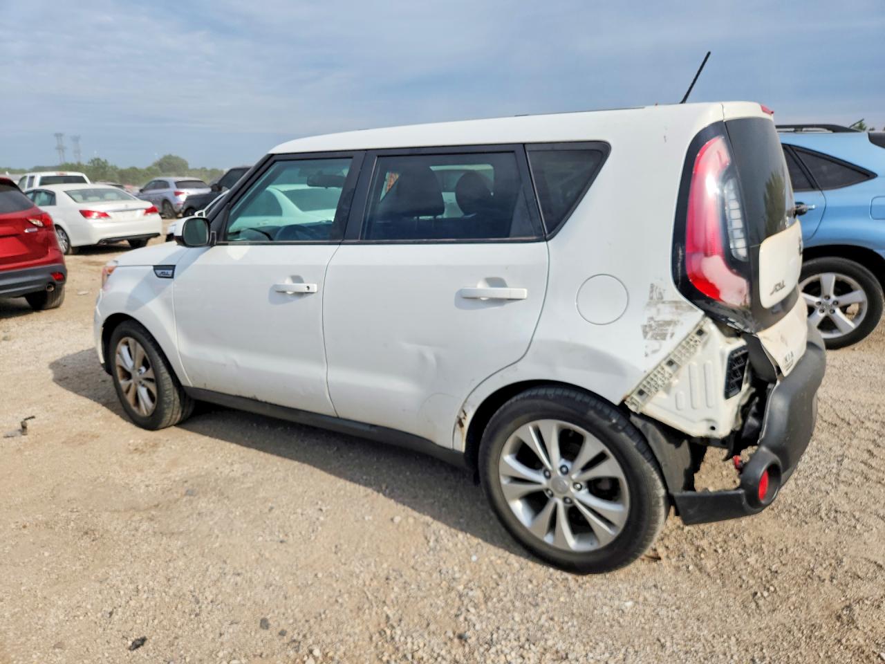 2015 Kia Soul + White vin: KNDJP3A52F7788324