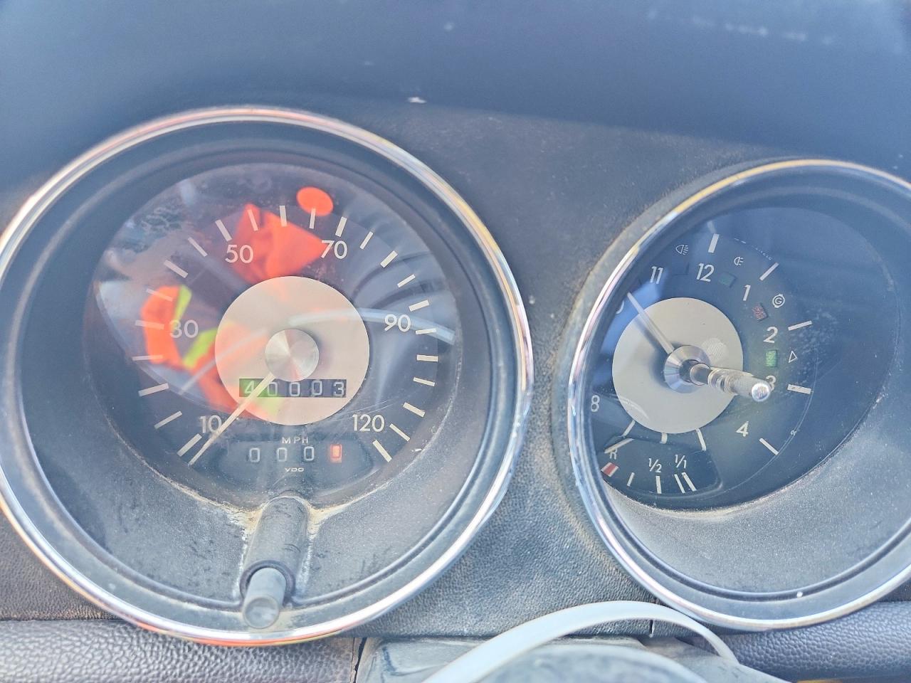1972 Volkswagen Karmann Ghia Yellow vin: 1422010911