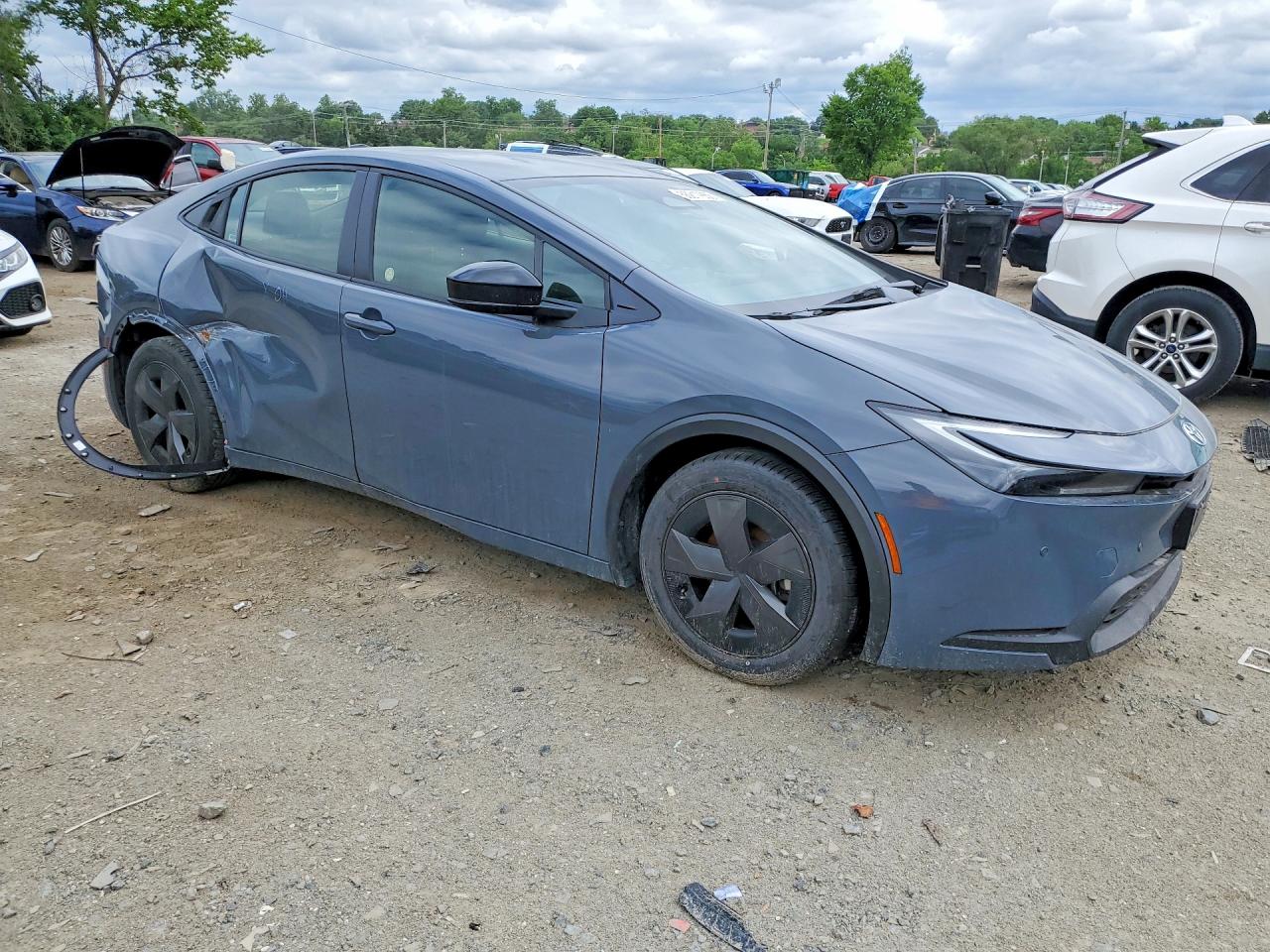 2025 Toyota Prius Le Gray vin: JTDACAAU4S3050369