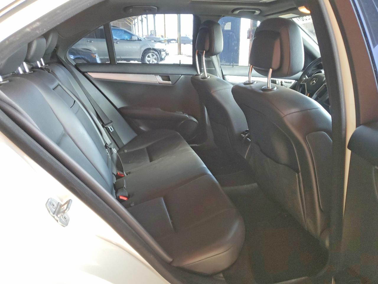 2012 Mercedes-benz C 250 Cream vin: WDDGF4HB4CR203540