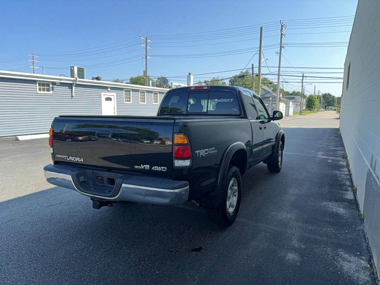 2004 Toyota Tundra Sr5 Black vin: 5TBBT44104S452116