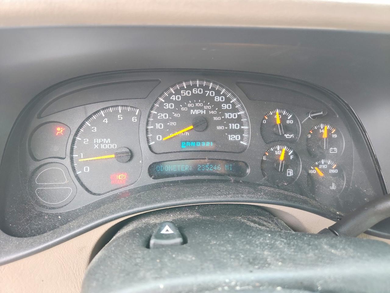 2005 Chevrolet Suburban K1500 Tan vin: 3GNFK16ZX5G167363