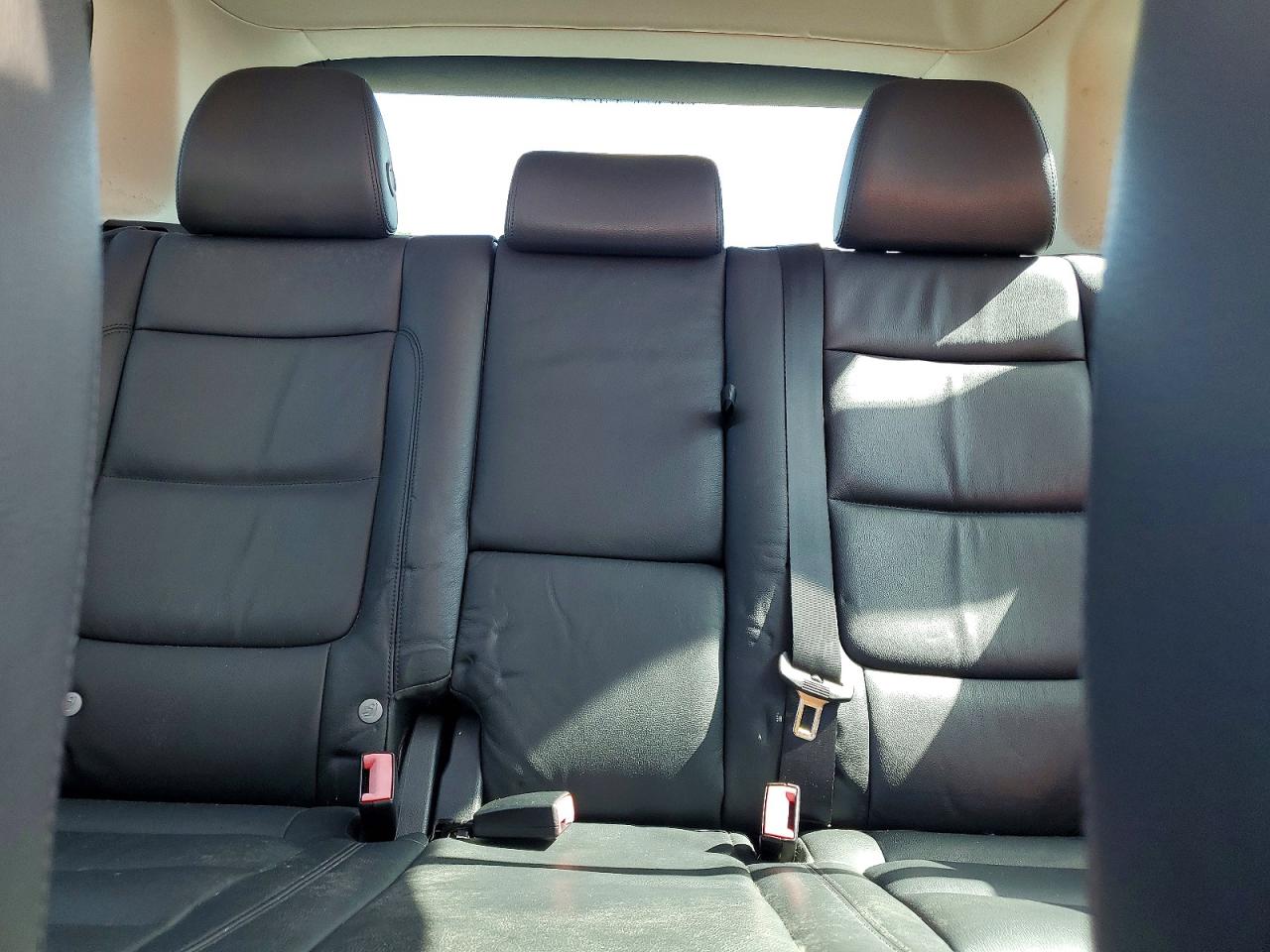 2016 Volkswagen Tiguan S Silver vin: WVGAV7AX9GW554280