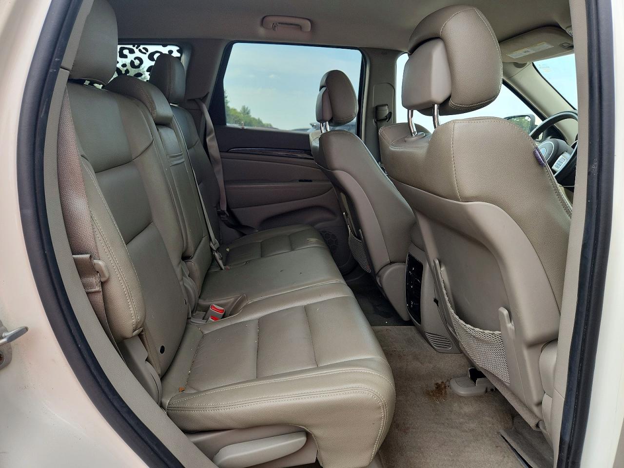 2011 Jeep Grand Cherokee Laredo White vin: 1J4RS4GG8BC515738