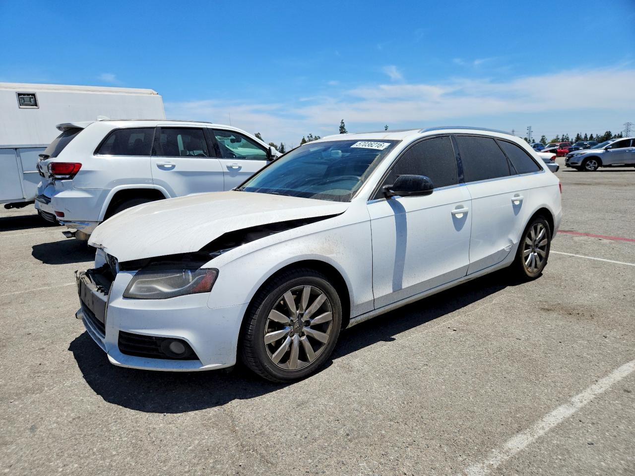2010 Audi A4 Premium Plus Белый vin: WAUWFAFL3AA140049