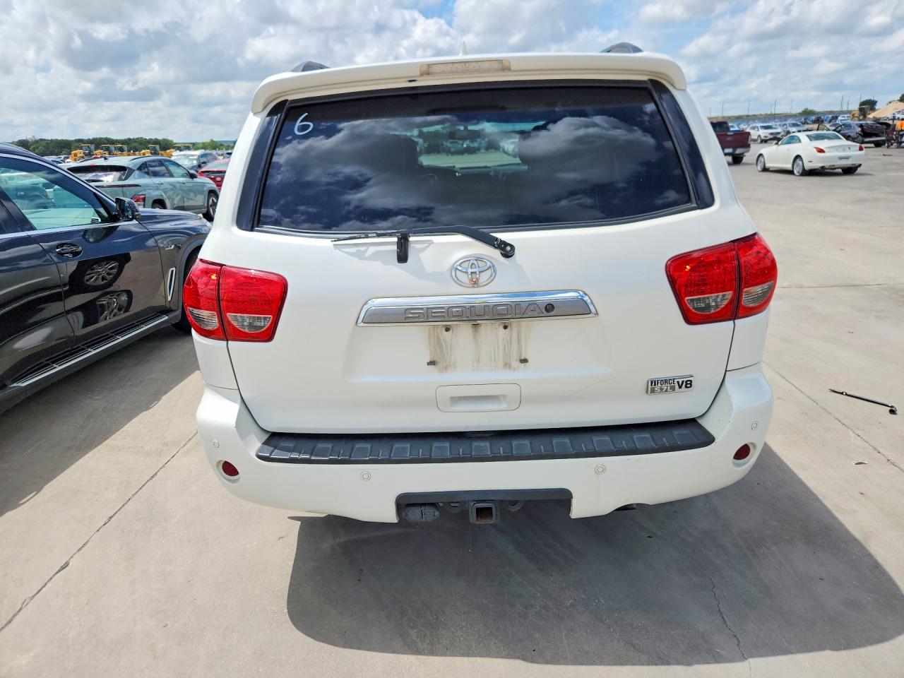 2014 Toyota Sequoia Platinum White vin: 5TDYY5G1XES055132