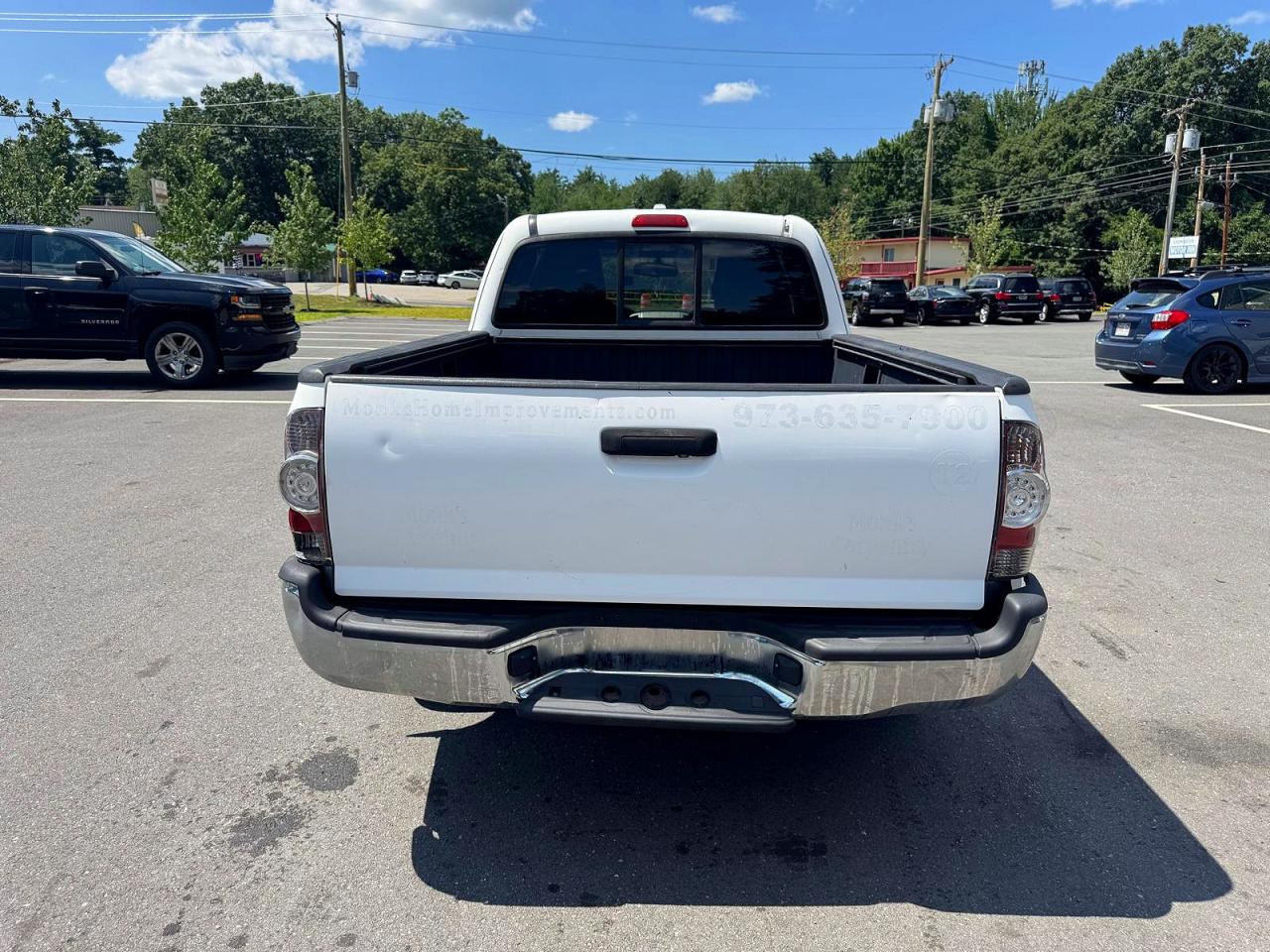 2010 Toyota Tacoma Base White vin: 5TETX4CN7AZ745627