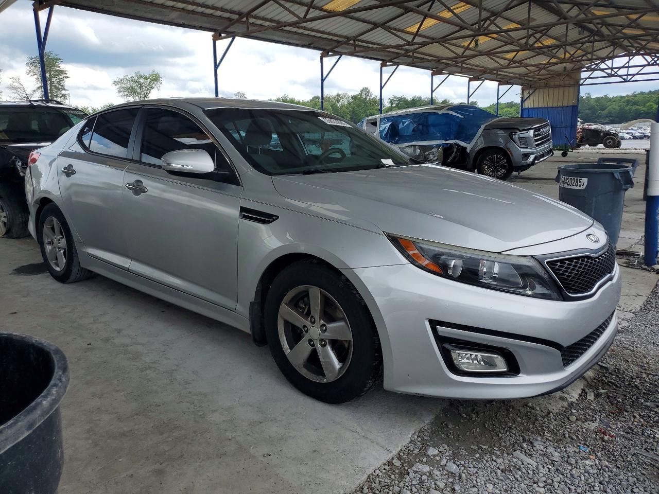 2015 Kia Optima Lx Серебряный vin: 5XXGM4A75FG426697