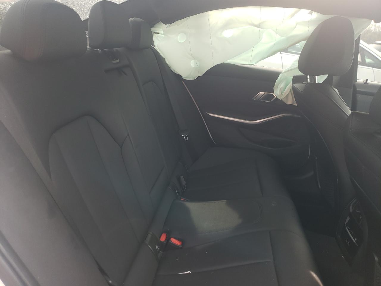 2021 Bmw 330xi    White vin: 3MW5R7J06M8B63280