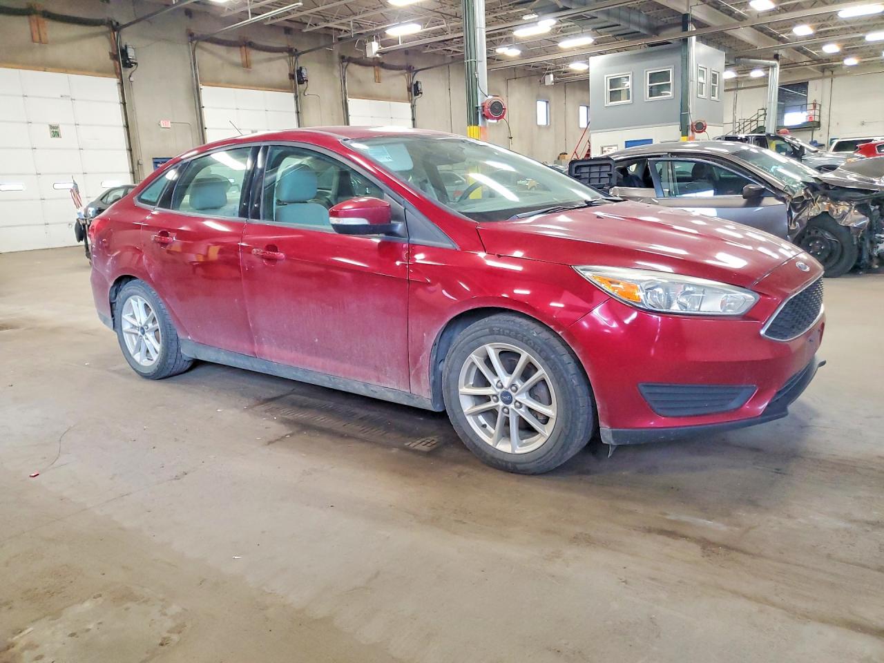 2015 Ford Focus Se Red vin: 1FADP3F20FL338843
