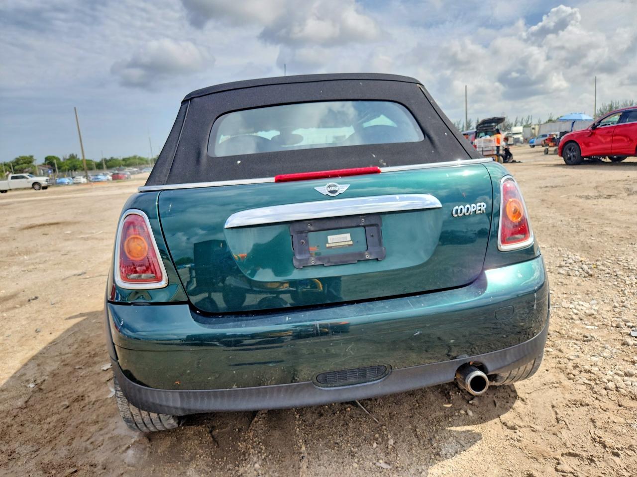2009 Mini Cooper Green vin: WMWMR33599TU96070