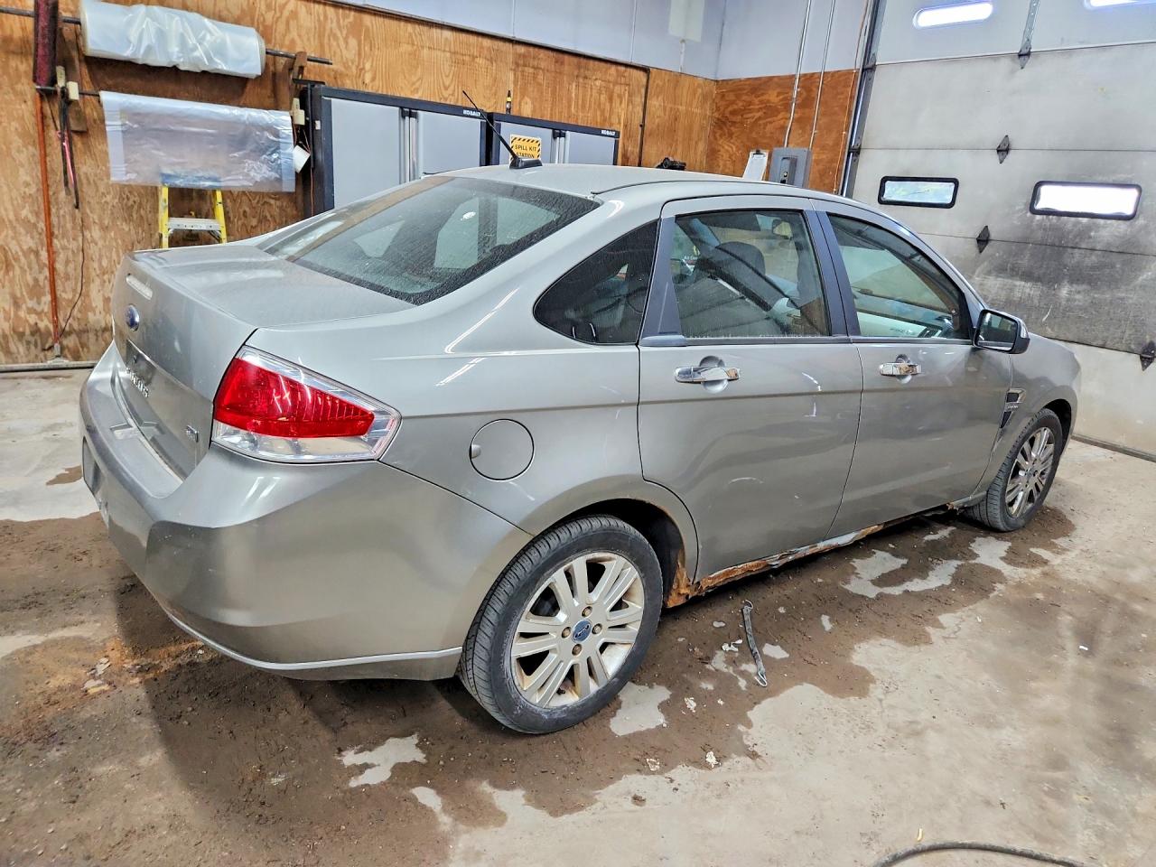 2008 Ford Focus Se Silver vin: 1FAHP35N68W268716