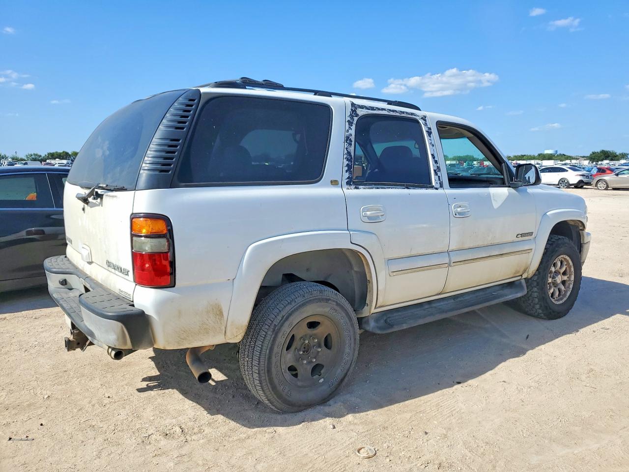 2003 Chevrolet Tahoe K1500 White vin: 1GNEK13Z03R135938