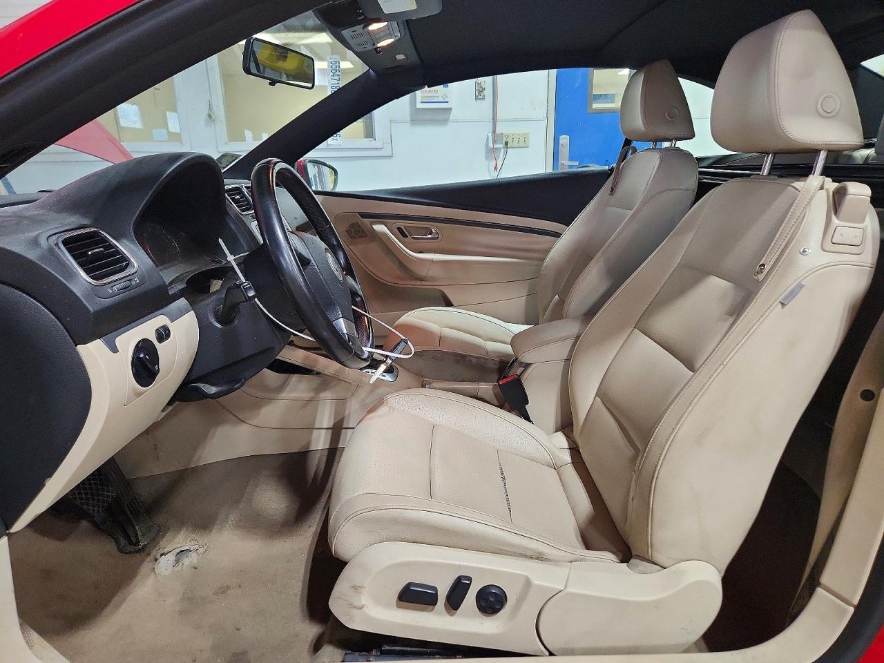 2009 Volkswagen Eos Turbo Red vin: WVWBA71F49V015098