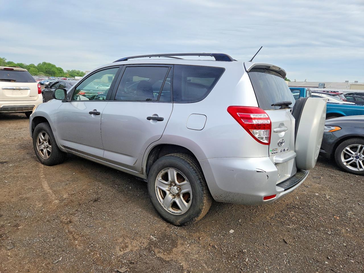 2010 Toyota Rav4 Base Silver vin: JTMZF4DV8AD026777